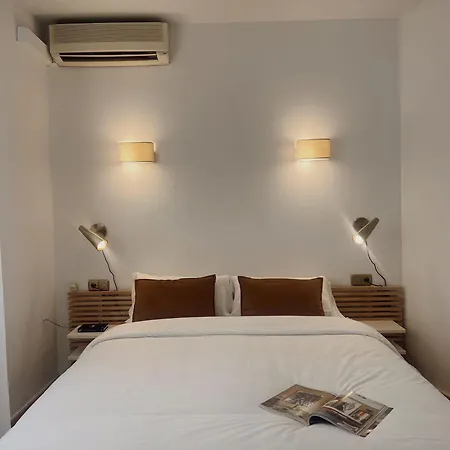 Agur Hotel 2*